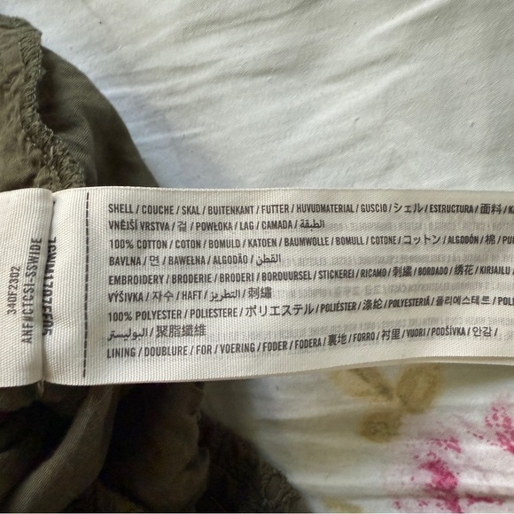 Hollister Dark Green Low Cut Eyelet Short Sleep Top Size Small - Picture 8 of 8